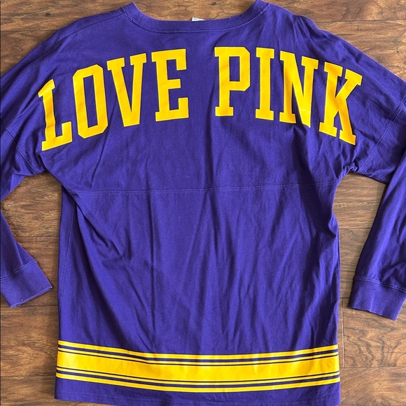 PINK Victoria's Secret Purple and Gold Long Sleeve Tee
Minnesota Vikings - Picture 6 of 6